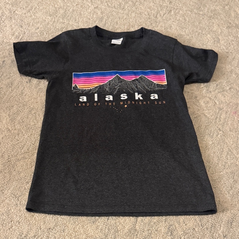 Alaska Women’s Graphic T-Shirt - Grey